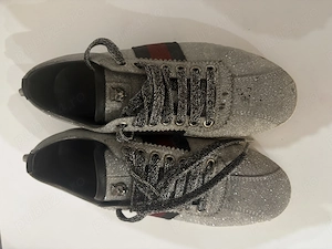 Vând tenesi Gucci originali 