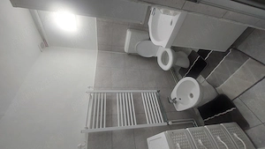 Casă cu curte individuală în Șcheii Brașovului, zonă deosebită - imagine 6