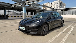Tesla Model 3 Long Range AWD - imagine 3