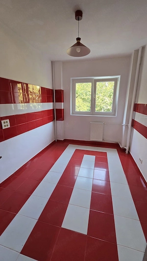 Apartament 4 camere, 78,3 mp utili, renovat, Teiul Doamnei - imagine 5