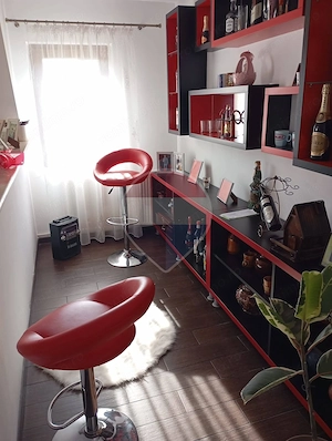 Casă / Vilă cu 7 camere de vânzare - imagine 16