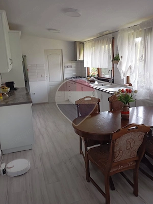 Casă / Vilă cu 7 camere de vânzare - imagine 17