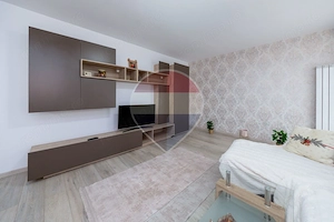 Apartament cu doua camere modern ,cu boxa in Top City - imagine 10