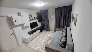 Inchiriez apartament 2 camere decomandat 