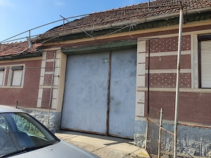 Vând o casa veche nerenovat în sat Petrani, com.Pocola, jud.Bh