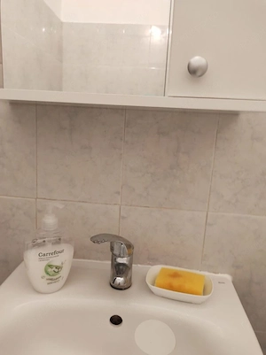 De închiriat garsoniera in spatele Spitalului județean - imagine 8