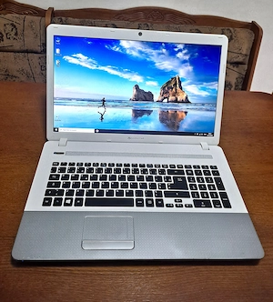 Vand laptop Packard Bell -EasyNote--Procesor i5-2430M--8 GB RAM--SSD 120 GB + HDD 500 GB