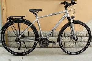 Bicicleta trekking Cube 28