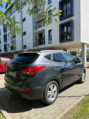 Hyundai ix35 2.0 CRDi   2010   Automat   4x4   Piele   Panoramic - imagine 2