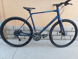 Bicicleta gravel Cube