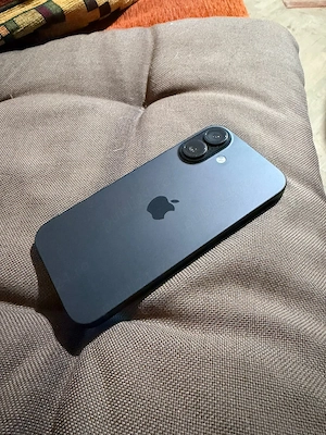 Apple Iphone 16   