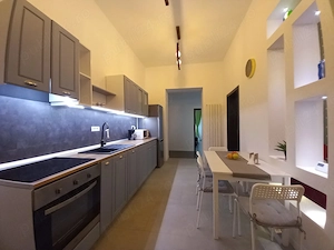 Vand apartament ultracentral, langa Teatru - imagine 5