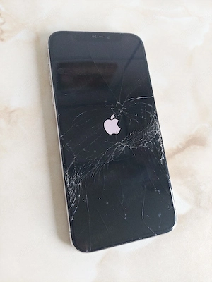 Vând Apple iPhone X ALB de 64GB, Neverlocked (cu sticla spartă) [poze reale]
