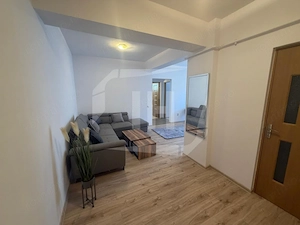 Apartament 3 camere, etaj intermediar, parcare, zona Oașului