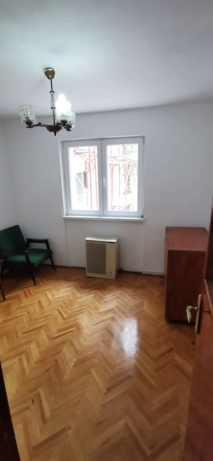 Vând apartament cu trei camere - imagine 6