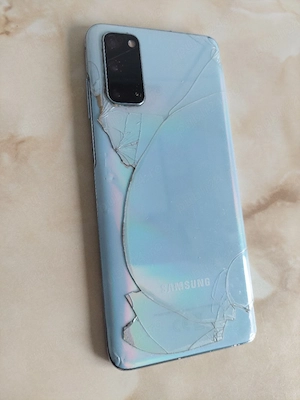 [S20] Vând Samsung Galaxy S20 [spart] [pentru piese] [poze reale]