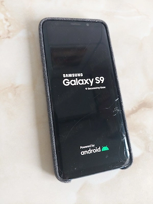 Vând Samsung Galaxy S9 [perfect funcțional] + husă [poze reale]