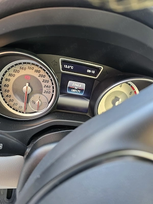 Vand mercedes benz GLA200 - imagine 2