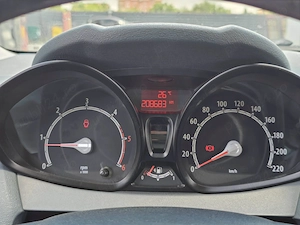 Vând Ford Fiesta 1.4 TDCI 2010 - Stare perfectă de funcționare!  - imagine 2