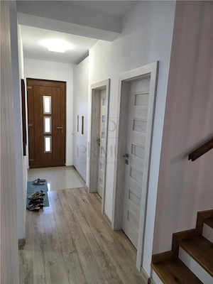 DUMBRAVITA - TRIPLEX SPATIOS - MOBILAT SI UTILAT - ZONA EXCELENTA - imagine 9
