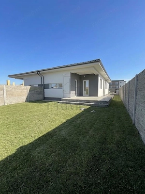 Duplex pe parter -  3 camere - gata de mutare -  Bucovat