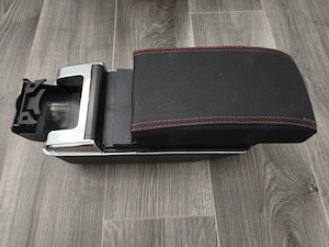 Cotiera auto universala cu 2 porturi USB,model 7H, negru, cusatura rosie , culisanta si rabatabila,  - imagine 3