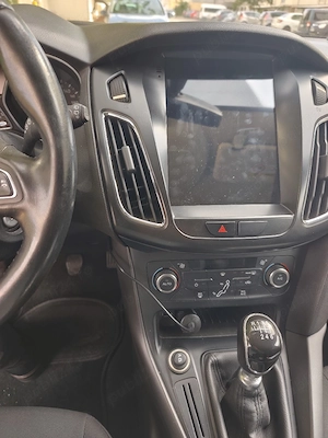 vând ford focus MK3 break  - imagine 3