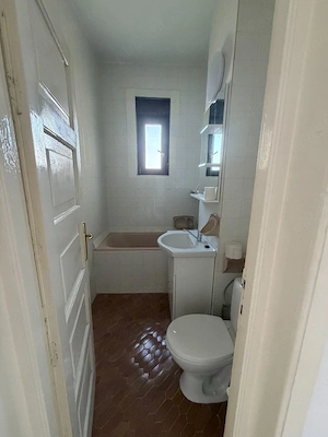 Bogdanestilor-Favorit, in vila, singur pe nivel. Centrala Proprie. 4 dormitoare. 2 bai. Disponibil! - imagine 13