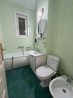 Bogdanestilor-Favorit, in vila, singur pe nivel. Centrala Proprie. 4 dormitoare. 2 bai. Disponibil! - imagine 14