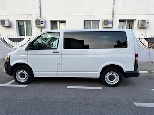 VW Transporter T5, 2011, 8+1 locuri - imagine 3