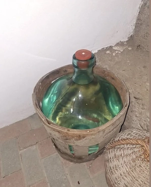 tuica de vanzare