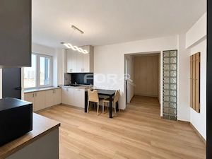 Apartament 2 camere de inchiriat Bulevardul Decebal, zona Prima Shops - imagine 3