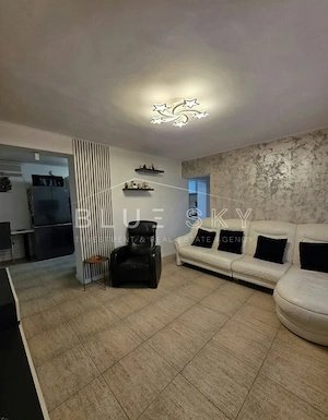 Apartament 3 camere în vilă, cu terasă proprie și loc de parcare – Kamsas