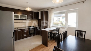 Apartament de vanzare 4 camere 2 bai garaj si curte in Turnisor - imagine 4