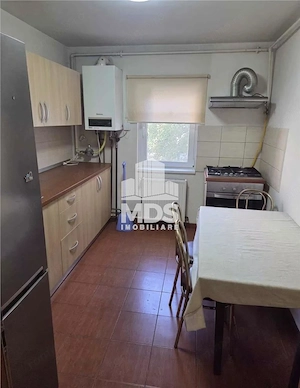 2 camere etaj 1 cu centrala propie linga parc - imagine 2