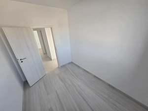 Bucatarie inchisa. Etaj intermediar. Aproape de Calea Timisoarei. La asfalt. - imagine 9