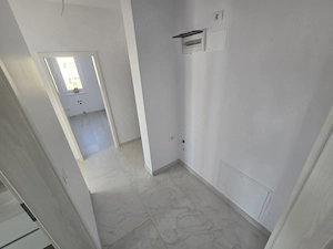 Bucatarie inchisa. Etaj intermediar. Aproape de Calea Timisoarei. La asfalt. - imagine 12