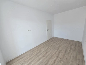Bucatarie inchisa. Etaj intermediar. Aproape de Calea Timisoarei. La asfalt. - imagine 10