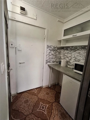 Garsoniera de vanzare, renovata, parter-zona Tractorul - imagine 5