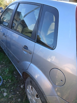 ford fiesta - imagine 3