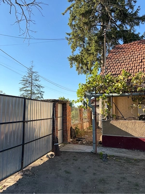 vand casa locuibila cu 3 camere loc de baie si loc de in parhida  - imagine 2