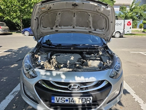 VÂND HYUNDAI i30 1.6 GDI 135 CP Exclusive Special Edition | 108.190 km | 2 seturi roți - imagine 5