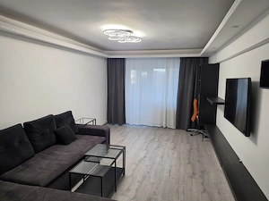 Închiriere 2 Camere Bd. Unirii, Parcare Inclusă, Renovat, 2 Balcoane - imagine 4