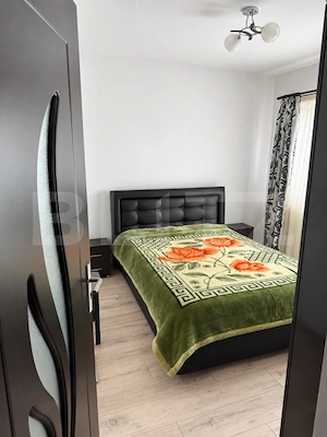 Apartament cu 2 camere, mobilat, cu parcare și centrală proprie - Râșnov  - imagine 4