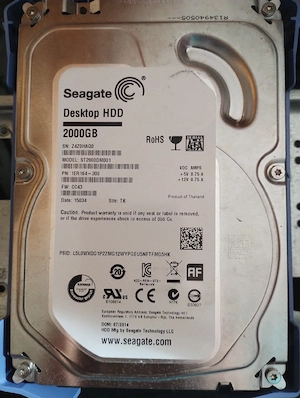 vând hard-disk Seagate 2 TB
