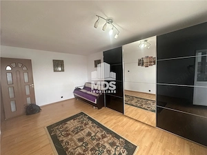 Decomandat cu 2 balcoane, et 3, mobilat, linga Shopping City