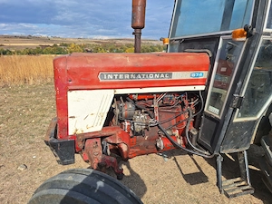 Tractor internațional 674 - imagine 5