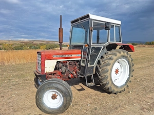 Tractor internațional 674 - imagine 4