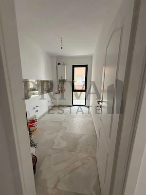 Apartament 2 camere, bucătărie închisă, etaj 2 din 3. Giroc/Neptun - imagine 3