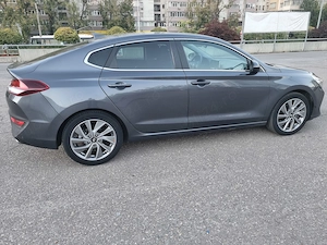 Hyundai i30 Fastback - Stare perfecta, foarte putin folosita. Masina foarte fiabila. - imagine 5